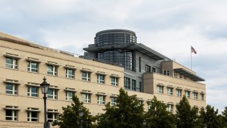 САЩ са купили от руската мафия устройството, способно да предизвиква „хаванския синдром“