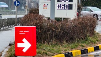 Два дни дизелът струва 1.60 евро/л, отчете НАП, компенсацията е напът да се задейства