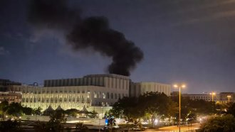 Войната в Близкия изток: Масирани удари срещу Иран, пожар в консулството на САЩ в Дубай