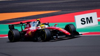 Формула 1 отмени състезанията в Бахрейн и Саудитска Арабия