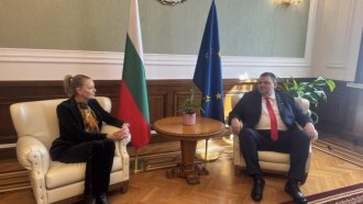 Засечка. Търговският регистър „не прие“ оставката на Стефка Костадинова от БОК