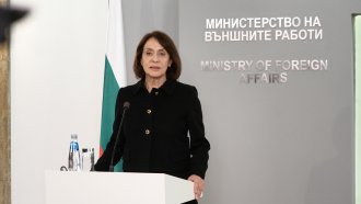 15 000 телефонни разговори и 6500 мейла. МВнР отчете „най-мащабната операция“ по евакуация на български граждани