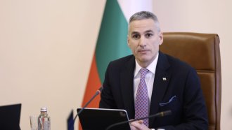 Гюров за скъпите лекарства: Слабостите на една пробита система се ползват, за да се пълнят касички