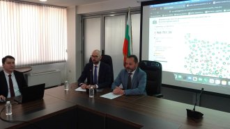 Кабинетът „Гюров“ даде два пъти повече пари на двойно повече общини от Желязков