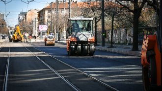 Започва полагането на последния пласт асфалт на столичния бул. „Стамболийски“