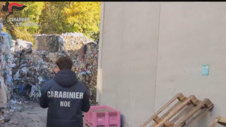 Италия разследва петима българи, участвали в схема за внос на опасни отпадъци у нас