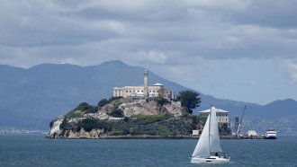 Тръмп иска да отвори прочутия затвор „Алкатрас“