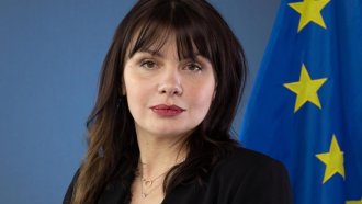 Теодора Георгиева обвини Лаура Кьовеши в лъжа, нямало натиск за назначаването й