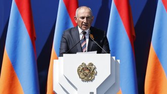 Кремъл иска да изпрати 100 хиляди живеещи в Русия арменци да гласуват срещу Пашинян