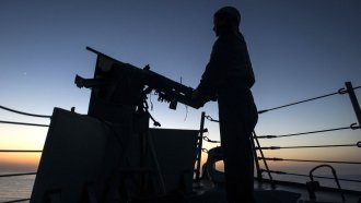 Иран твърди, че е отблъснал американски военен кораб от Ормузкия проток. САЩ: Не е истина