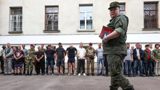 Какво ги чака руснаците, ако войната продължи: Нова мобилизация, затваряне на границите, преход към командна икономика