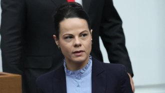„В ЕС има свободно движение“: Ивкова парира идеята за разпределение на млади лекари в общински болници