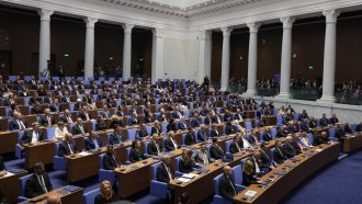 Правилникът на НС: По-малко инструменти за парламентарен контрол и по-бързи закони