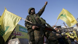 Ранени цивилни при удар на „Хизбула“ в Израел преди поредния кръг преговори
