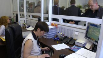 Първи законови инициативи: 20% по-малко чиновници, промени в паркирането и майчинските