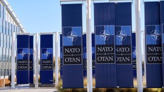 САЩ изтеглят от НАТО половината си крайцери и разрушители, една трета от F-16, всички разузнавателни самолети и дронове
