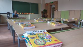 Близо 10 хил. първокласници са приети на първо класиране в София