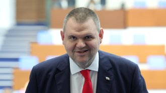 Пеевски алармира Брюксел, Европол, Интерпол, НПО-та за разкритите му частни полети