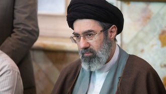 Върховният лидер на Иран се закле да отмъсти за убития си баща