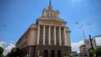 Правната комисия върна машинния вот и зачеркна район „Чужбина“