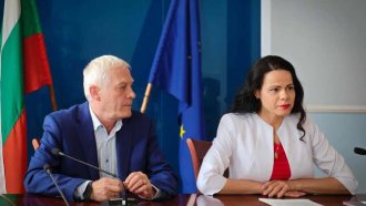 Един от заместниците на Ивкова в МЗ напусна