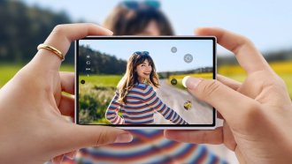 Нуждаят ли се реално сгъваемите смартфони от AI