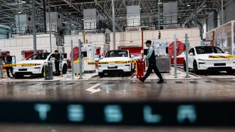 Tesla и още 10 автопроизводители изтеглят 4.3 млн. автомобила в Китай