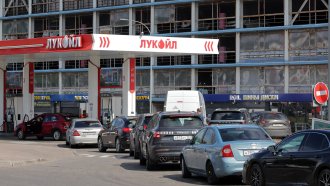 Отново ограничения на продажбите на бензин в Москва заради украинските атаки