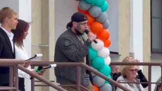 Съвет към руски ученици: „За да говори целият свят на руски, изучавайте устройството на автомата Калашников“