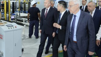 Радев се похвали със задълбочаващо се партньорство с Китай и откри нов завод