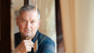 Георги Господинов бе удостоен с наградата „Жан Моне“ за „Градинарят и смъртта“