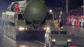 Северна Корея и Русия откриха първия автомобилен мост помежду си