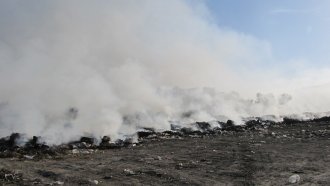 Пожар на сметище до „Филиповци“ обгази София